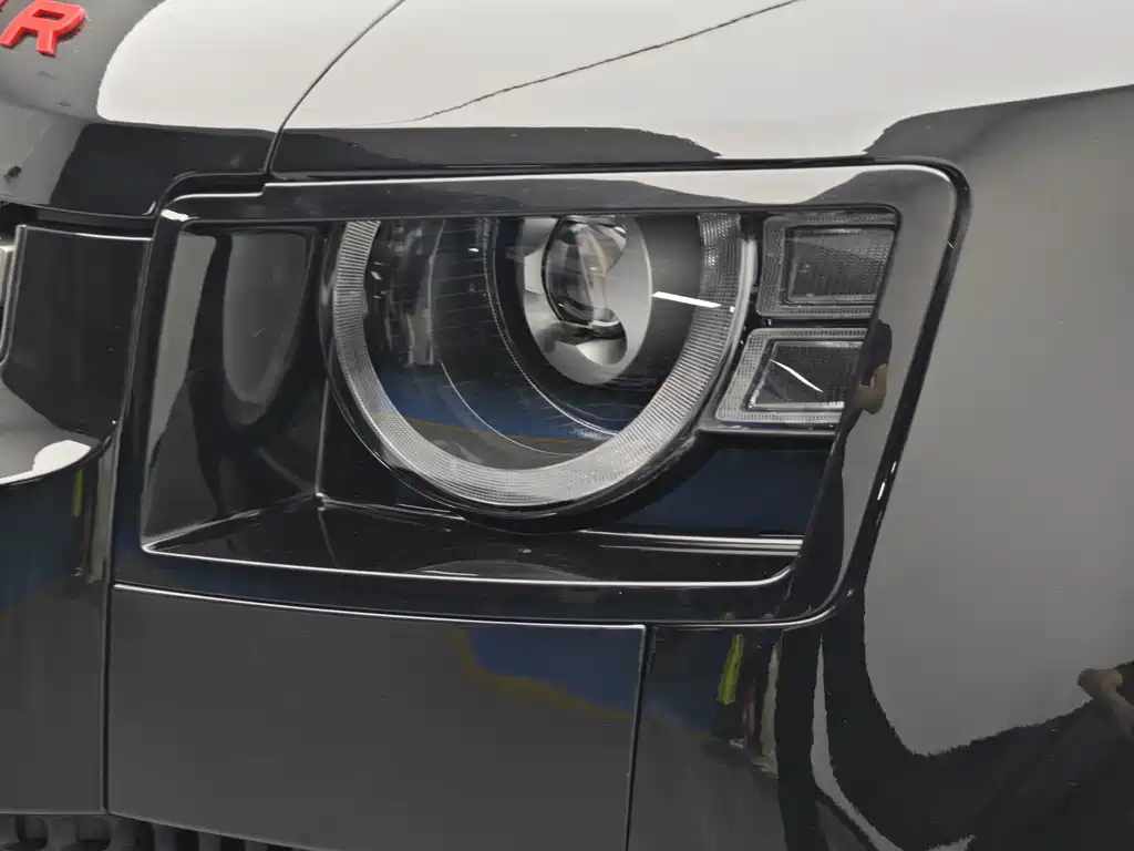 Land Rover Defender — миниатюра 18