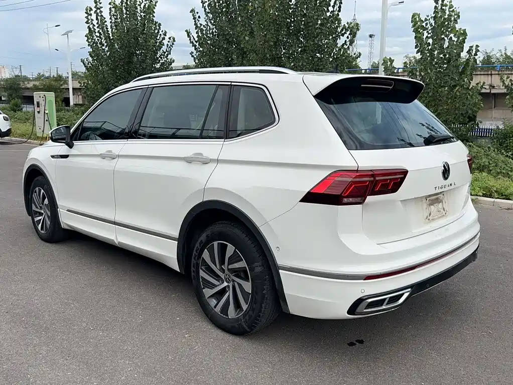 Volkswagen Tiguan L PHEV — миниатюра 16