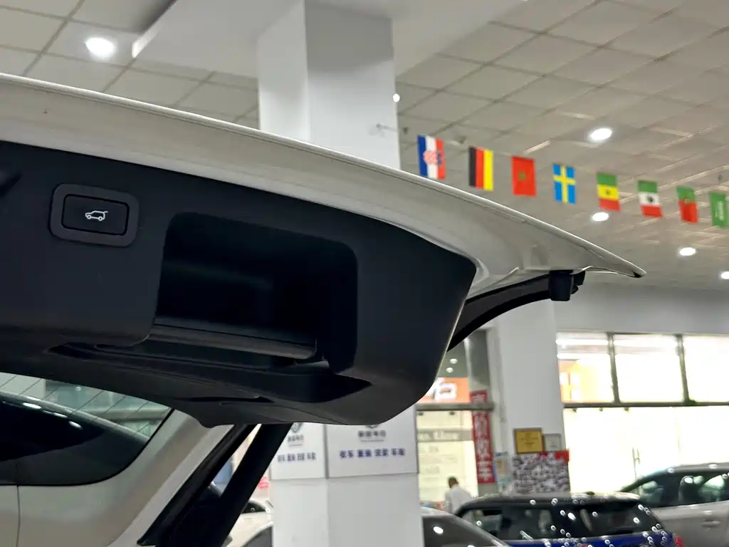 Land Rover Discovery Sport — миниатюра 23