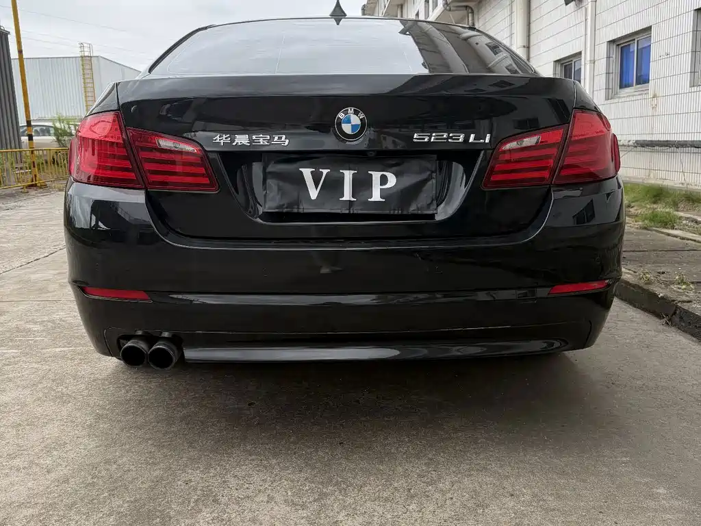 BMW 5 Series — миниатюра 10