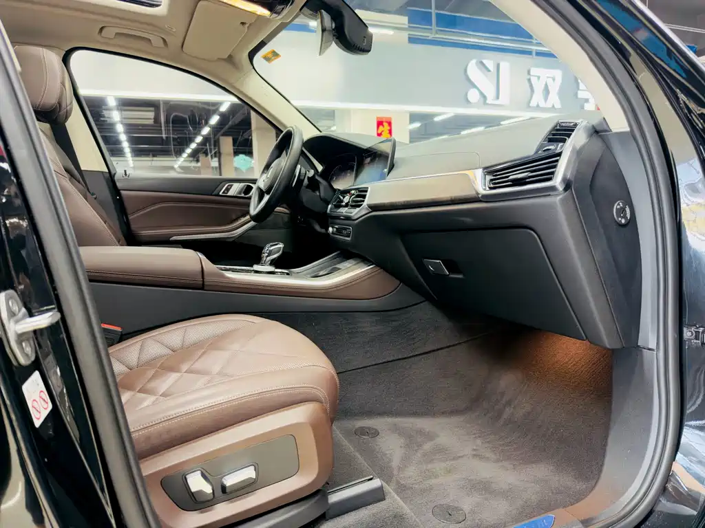 BMW X5 — миниатюра 12
