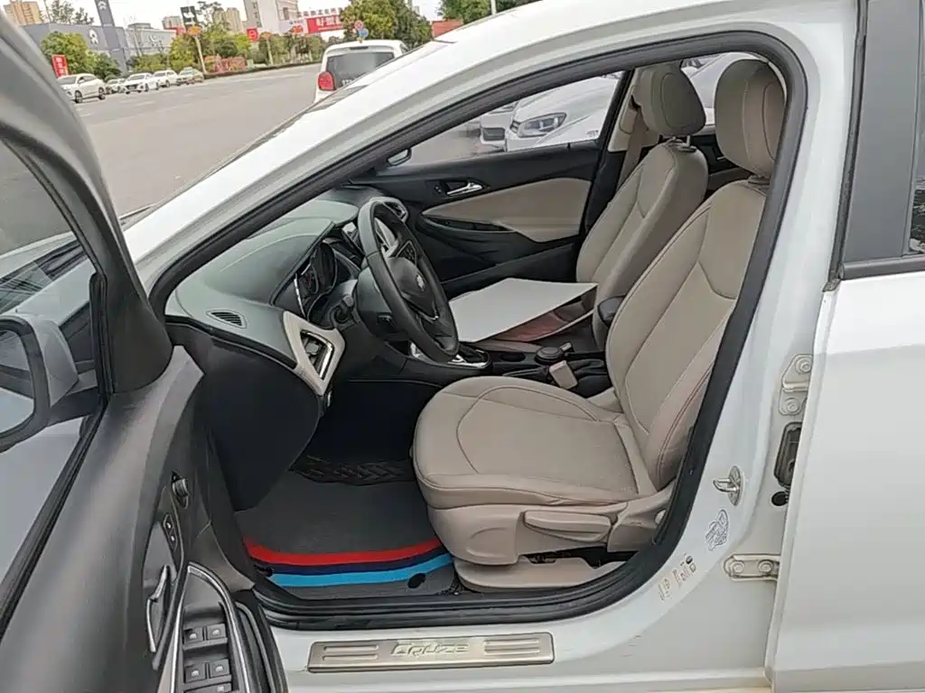 Chevrolet Cruze — миниатюра 15