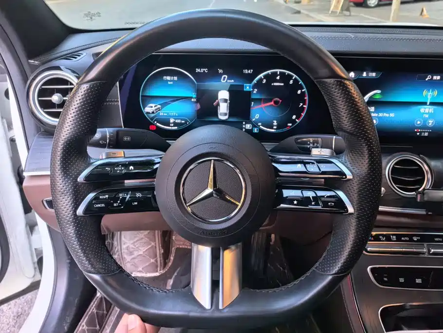 Mercedes-Benz E-Class — миниатюра 15