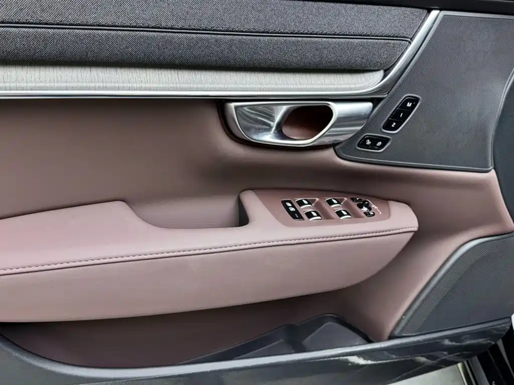 Volvo S90 — миниатюра 4