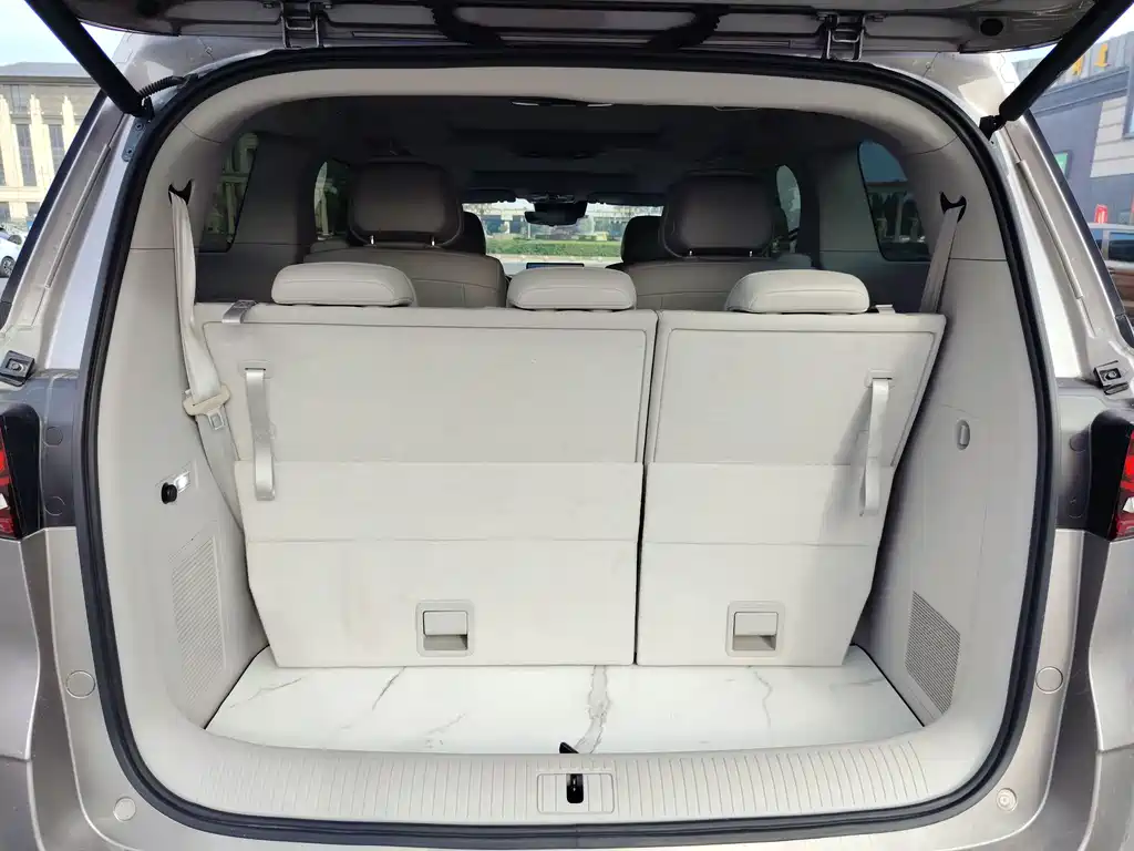 Roewe iMAX8 New Energy — миниатюра 10