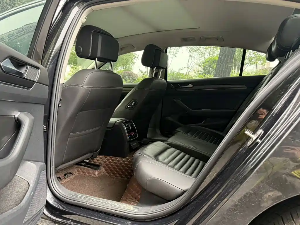 Volkswagen Magotan — миниатюра 4