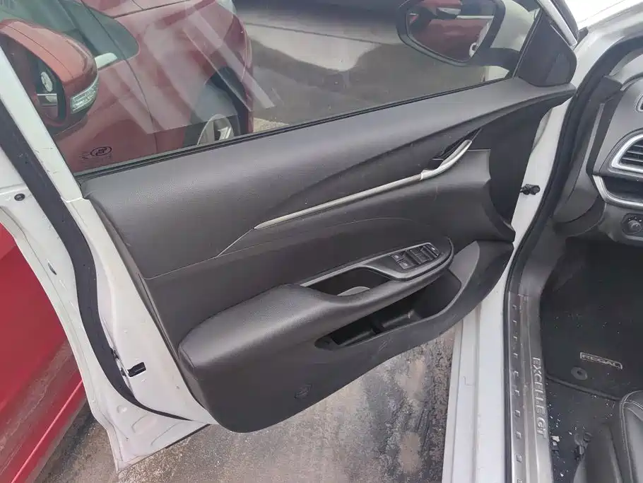 Buick Excelle — миниатюра 7