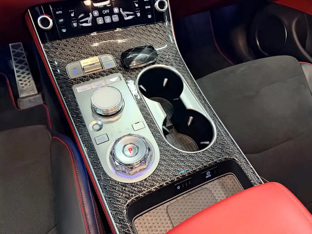 Genesis GV70 — миниатюра 14