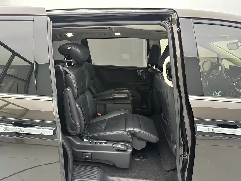 Honda Elysion — миниатюра 13