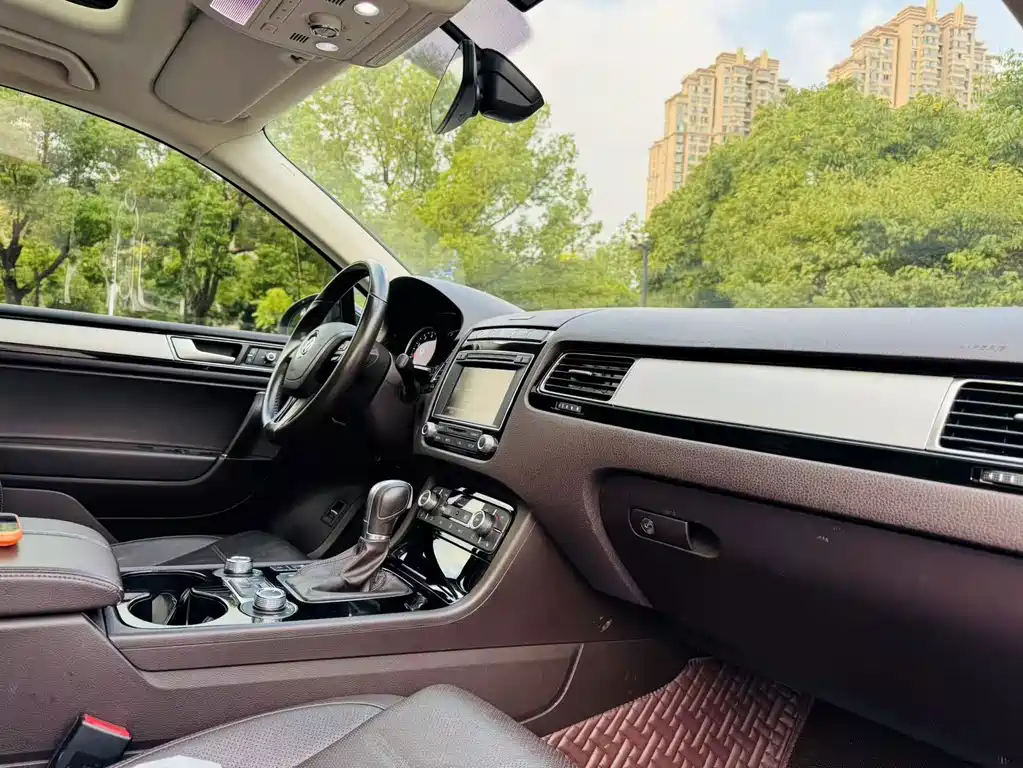 Volkswagen Touareg — миниатюра 11