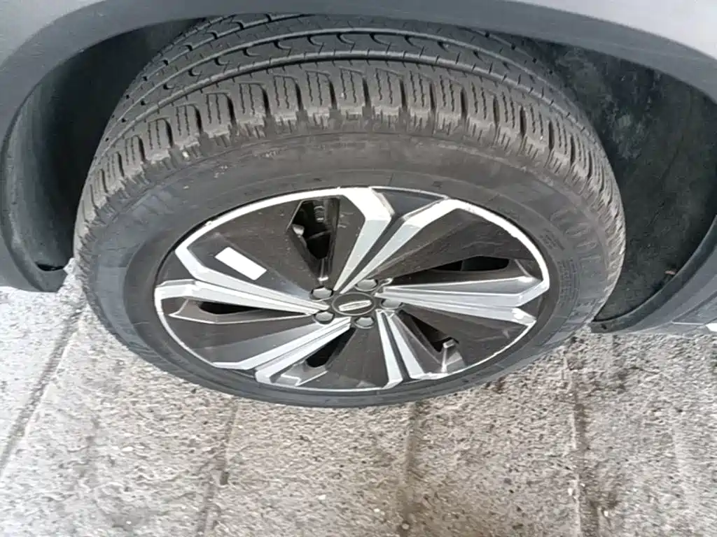 Geely Xingyue L — миниатюра 23