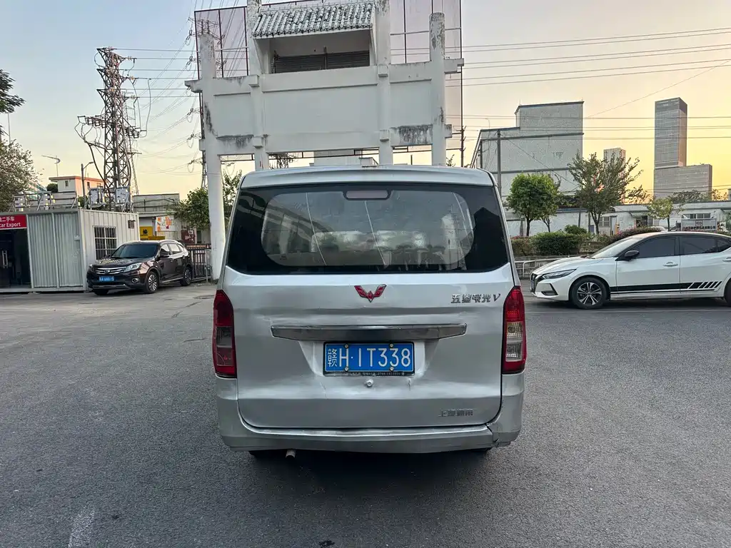 Wuling Rongguang V — миниатюра 6