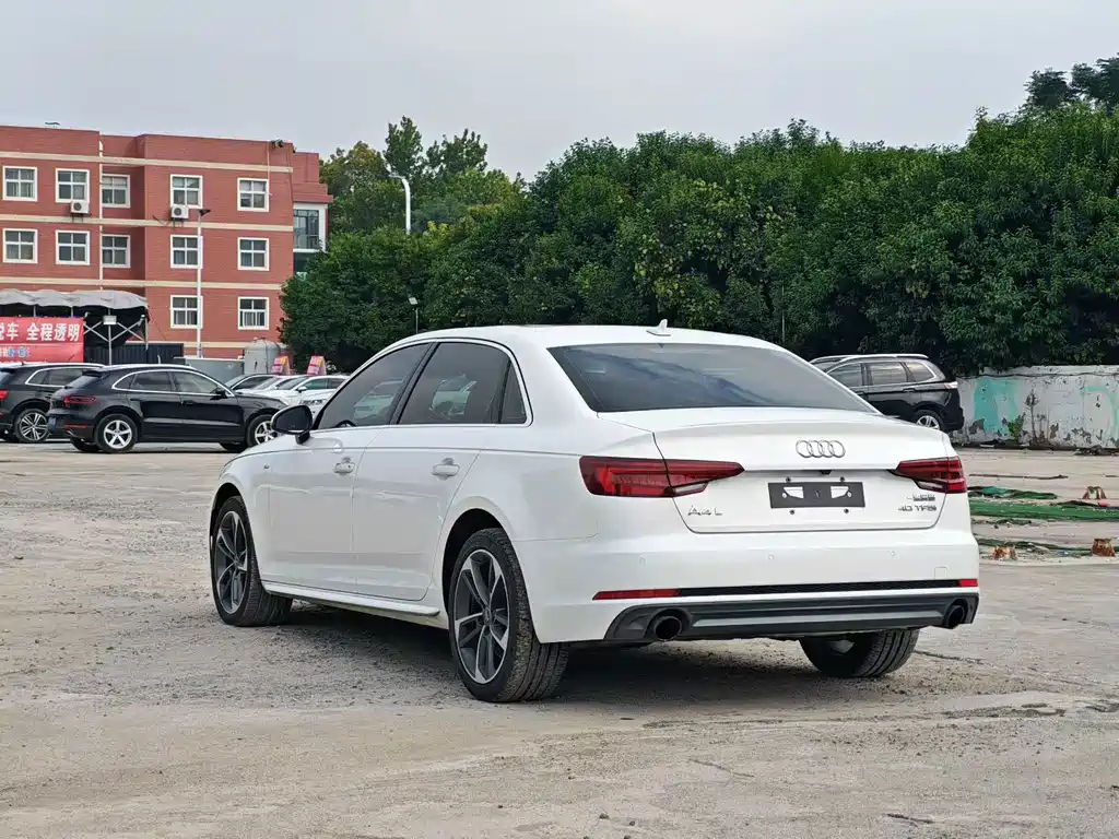 Audi A4L — миниатюра 7