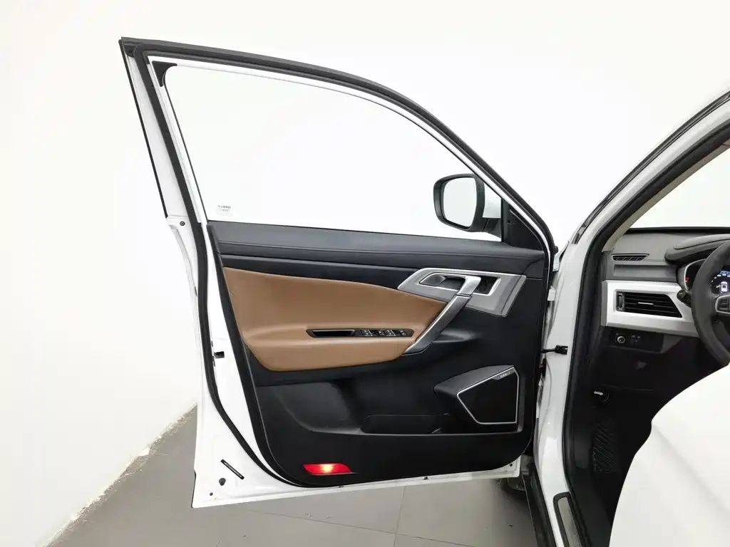 Geely Boyue — миниатюра 8