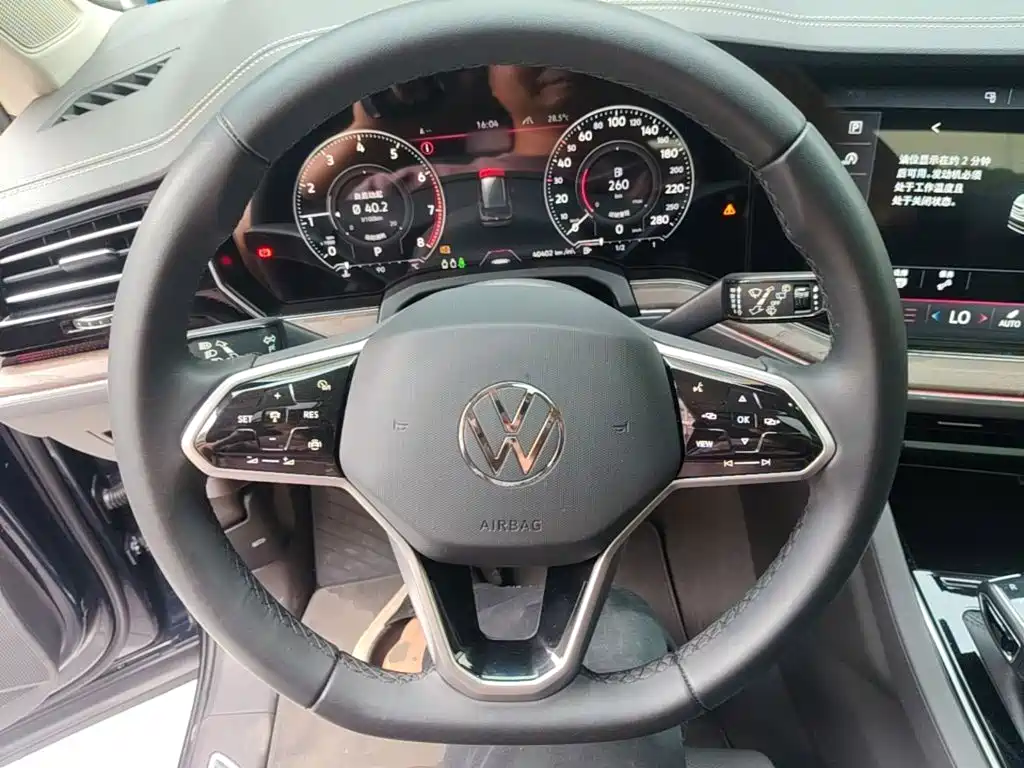Volkswagen Touareg — миниатюра 11