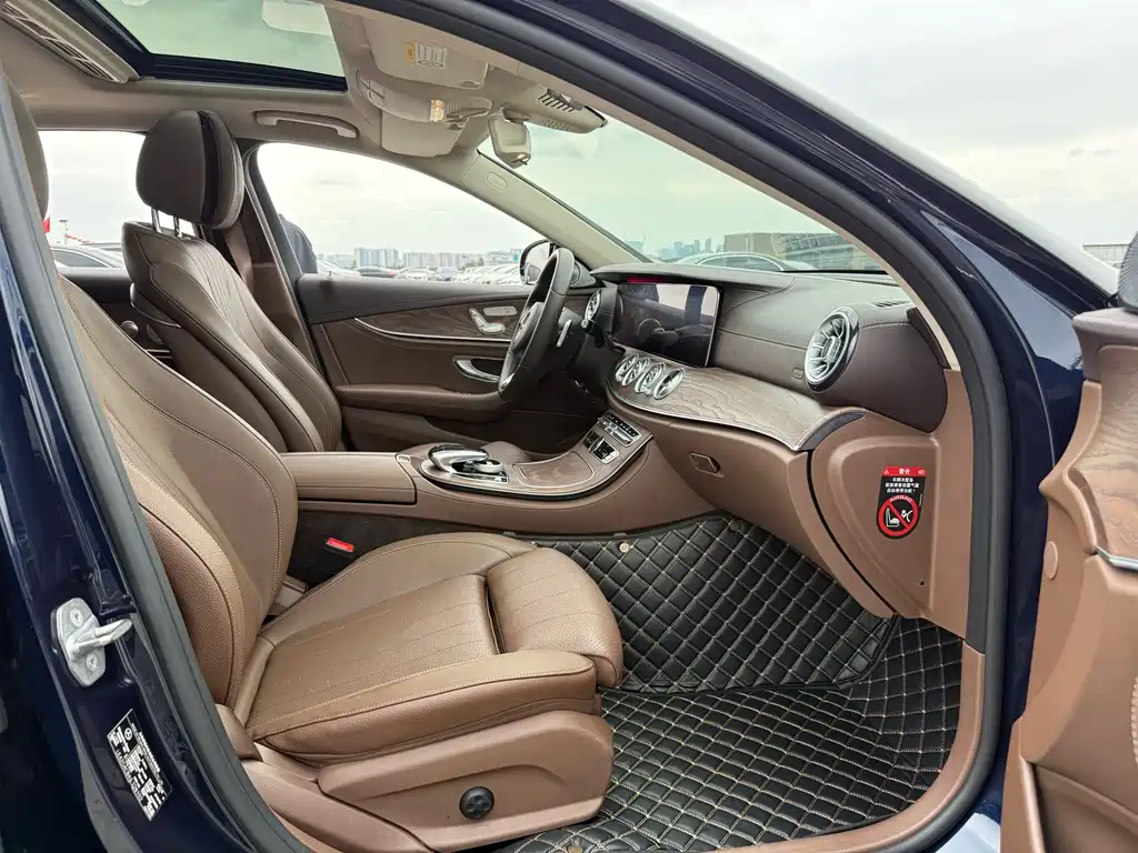 Mercedes-Benz E-Class — миниатюра 14