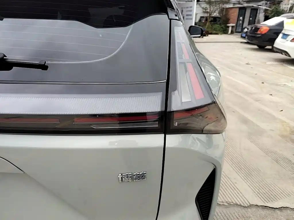 Geely Boyue — миниатюра 8