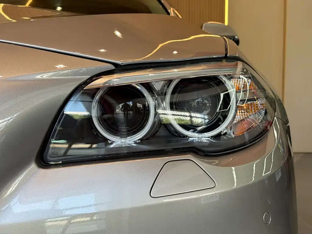 BMW 5 Series — миниатюра 14
