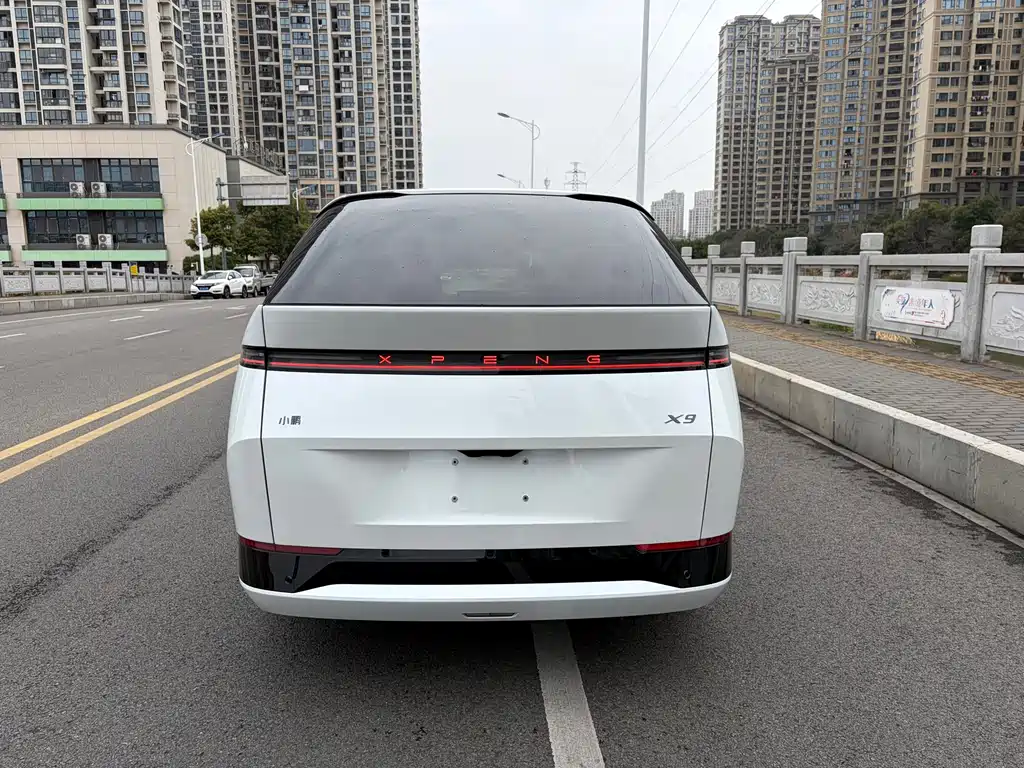 XIAOPENG X9