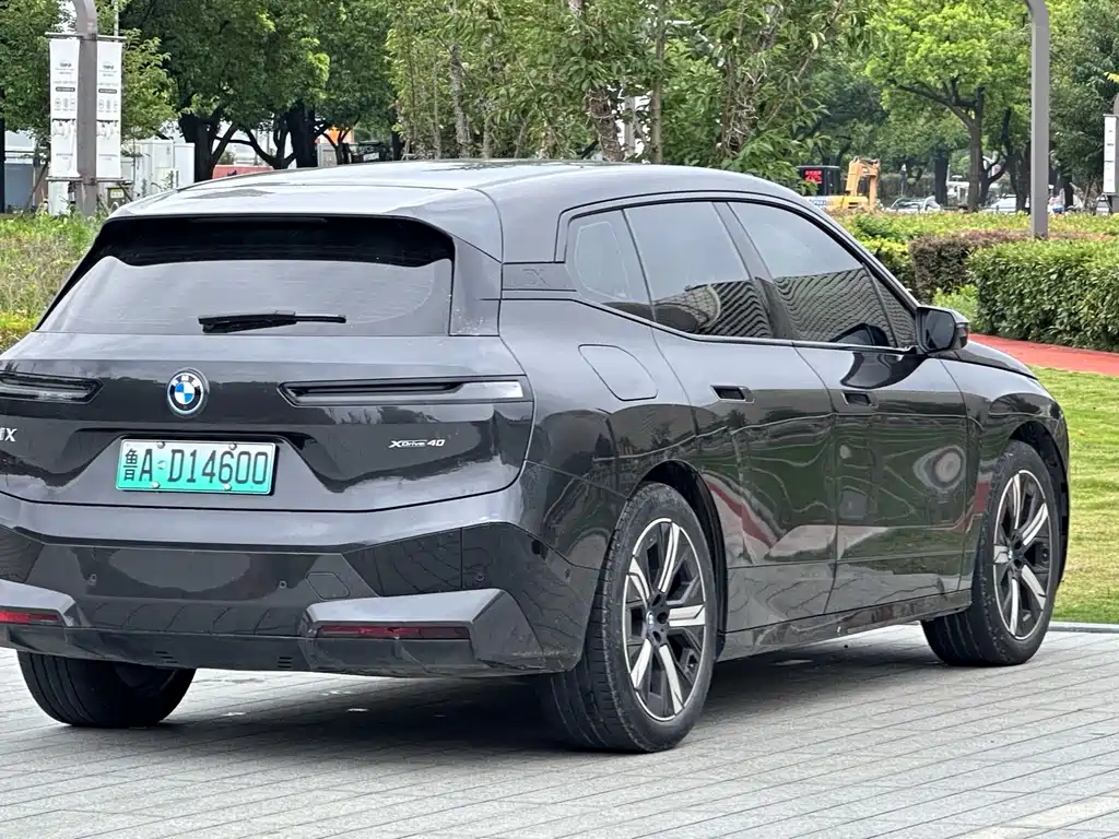 BMW iX — миниатюра 17