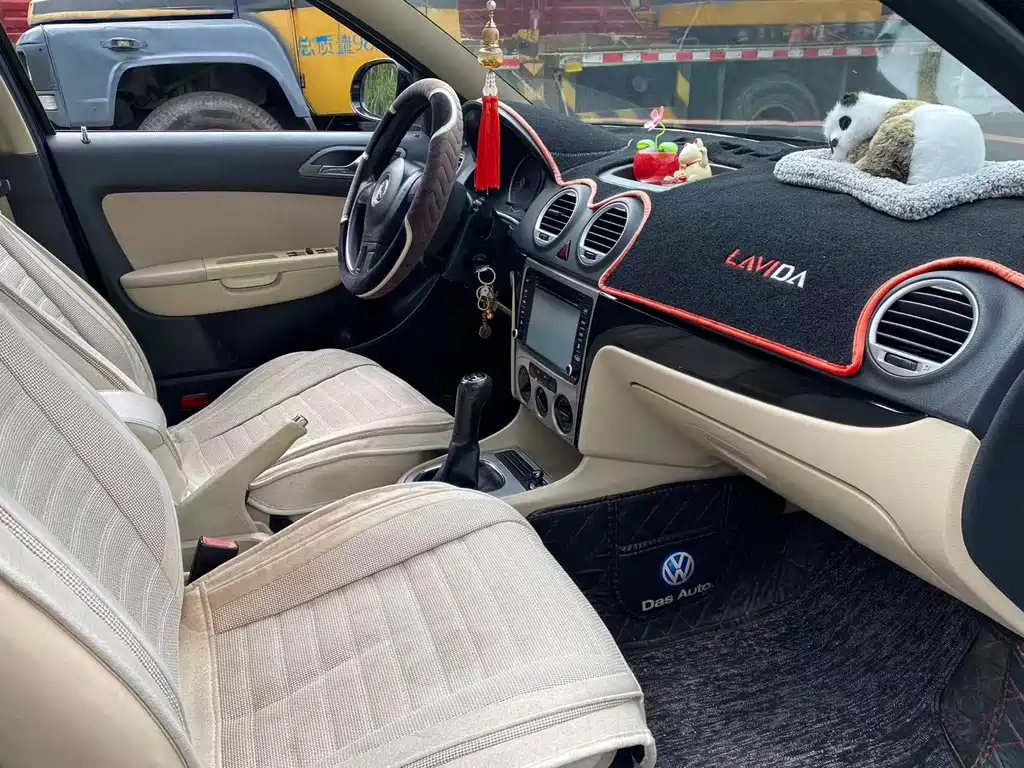 Volkswagen Lavida — миниатюра 5