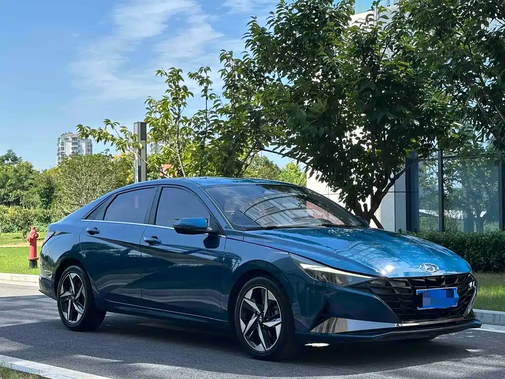 Hyundai Elantra — миниатюра 3