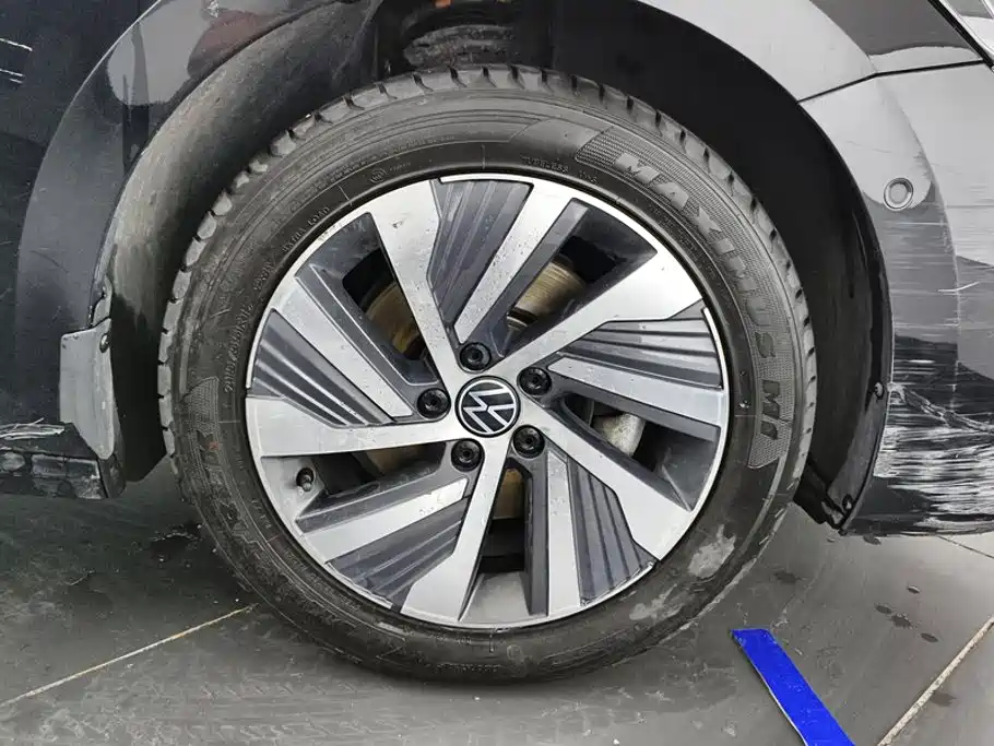 Volkswagen Passat PHEV — миниатюра 6