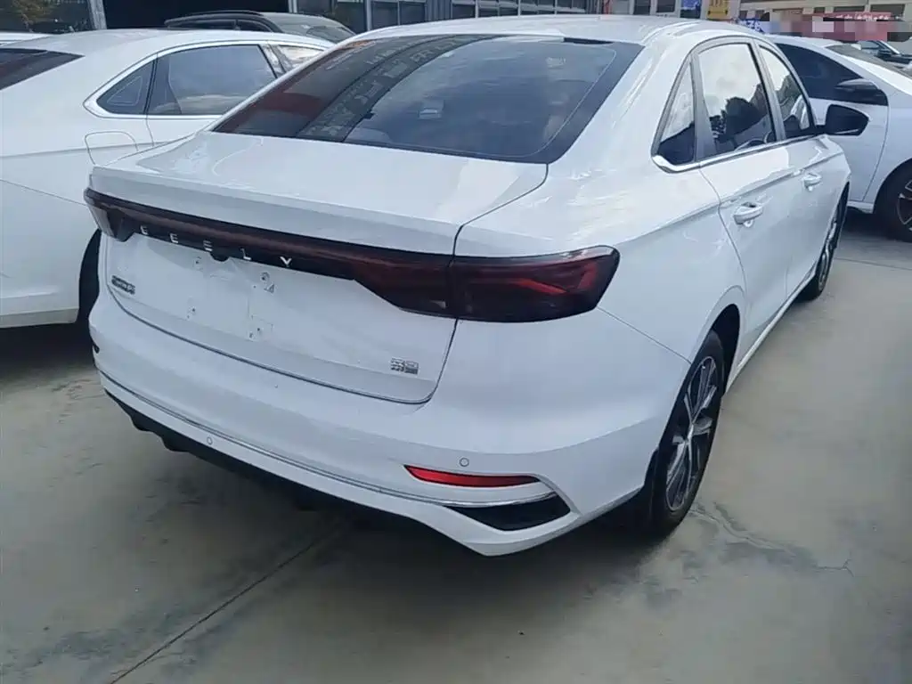 Geely Emgrand 2023 4 Champion 1.5L CVT Luxury