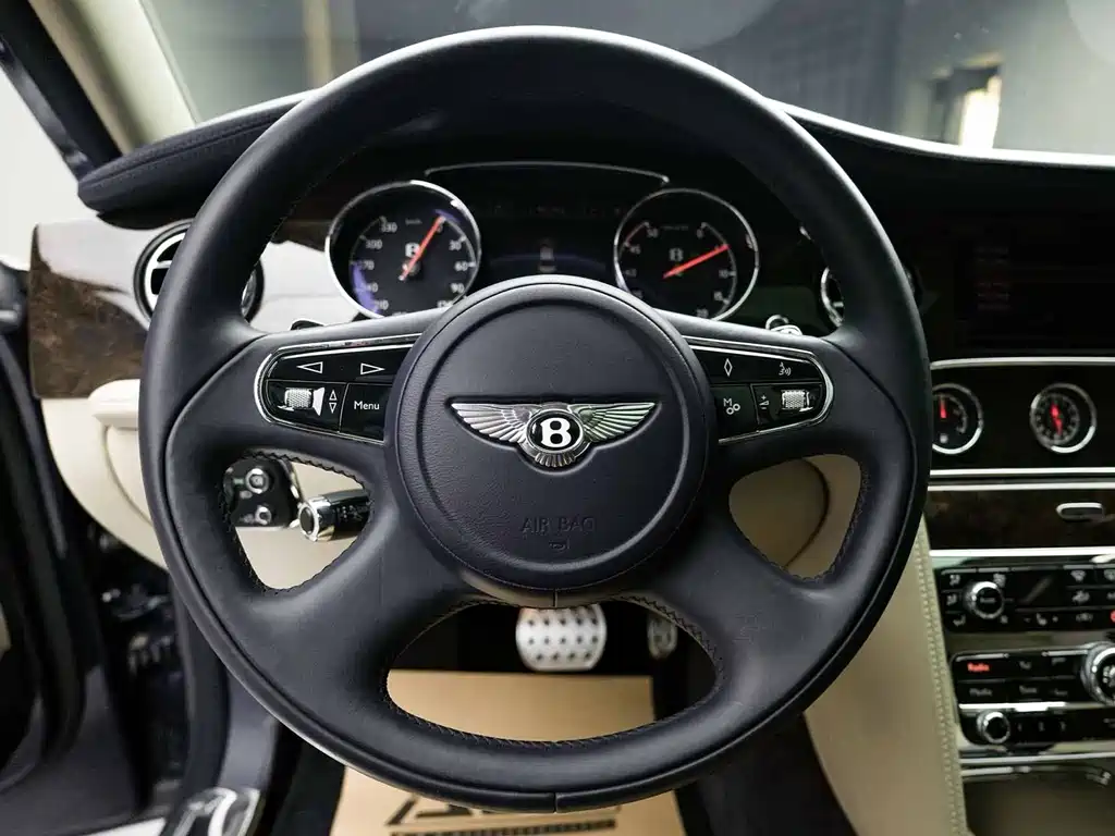 Bentley Mulsanne 6.8T Mulliner Special Edition, фото 15