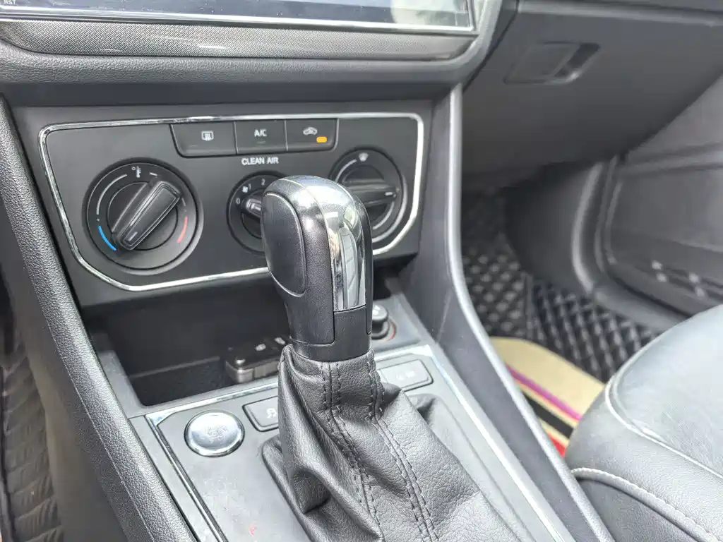 Volkswagen Lavida — миниатюра 11