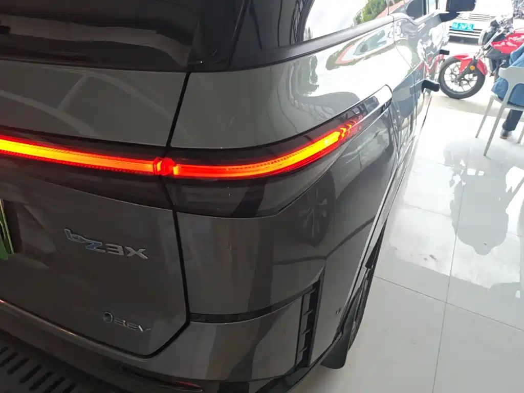 Toyota bZ3X — миниатюра 8