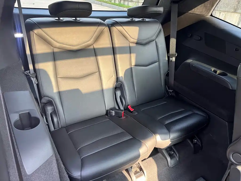 Cadillac XT6 — миниатюра 14