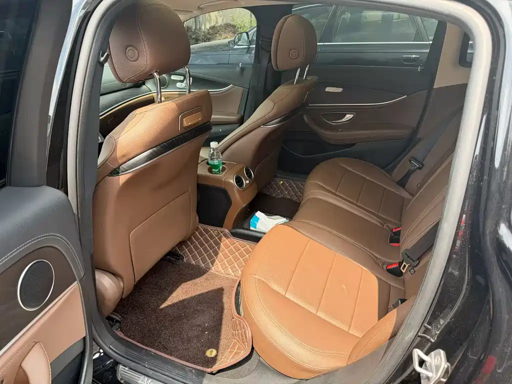 Mercedes-Benz E-Class — миниатюра 8