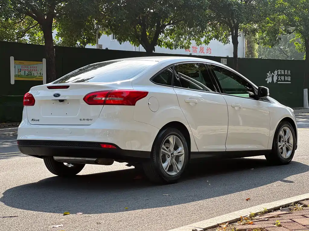 Ford Focus — миниатюра 7