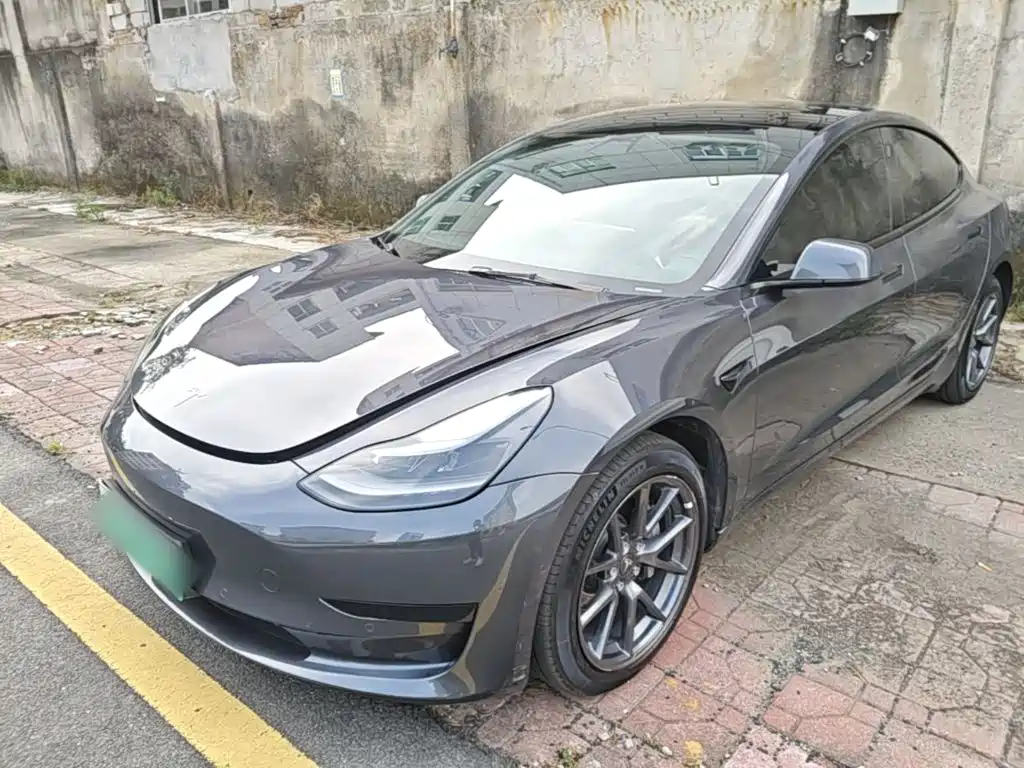 Tesla Model 3 — миниатюра 2