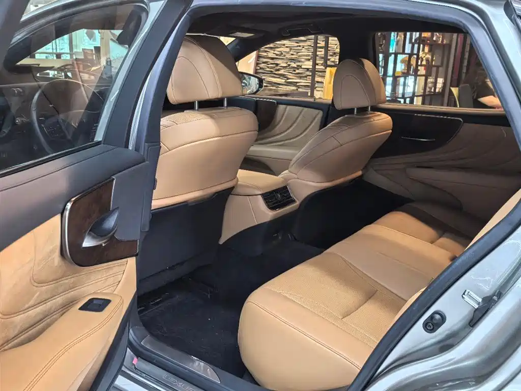 Lexus LS 2020 500h F SPORT V