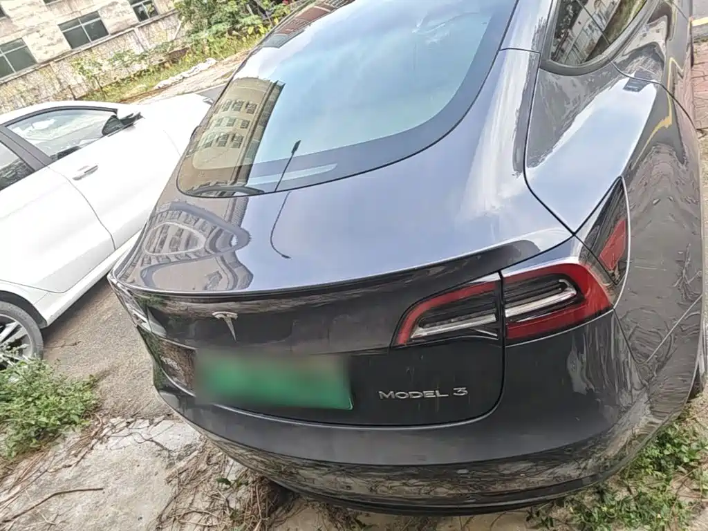 Tesla Model 3 — миниатюра 6