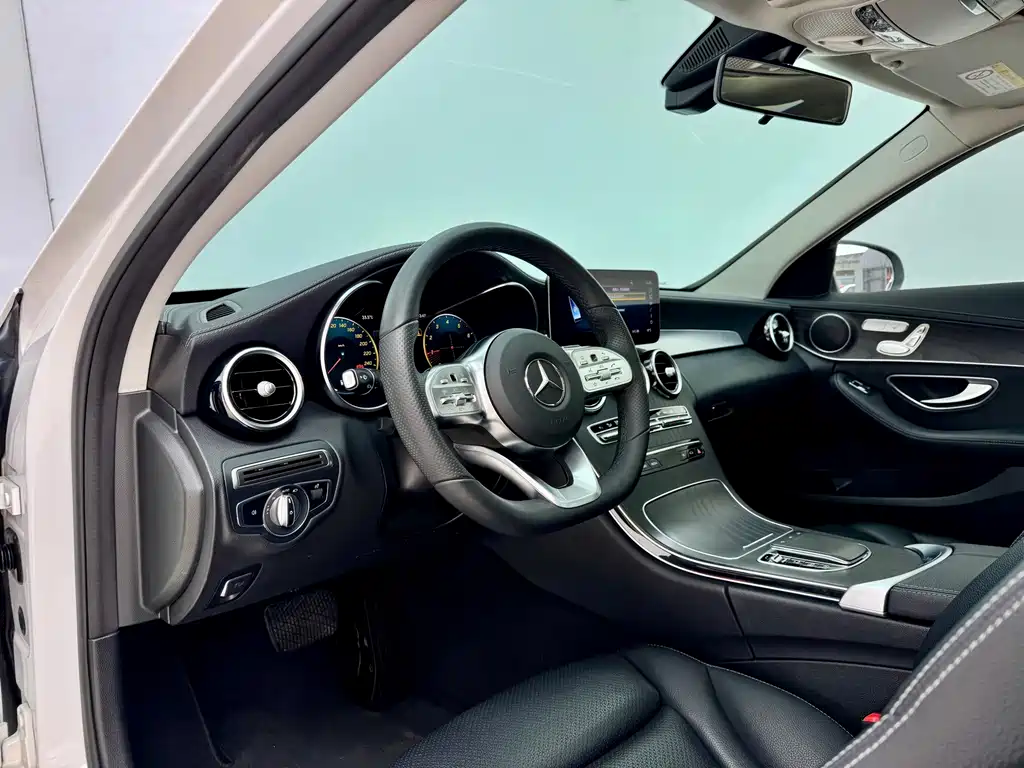 Mercedes-Benz C-Class — миниатюра 6