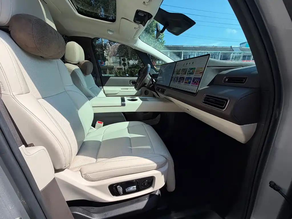 Li Auto Li MEGA — миниатюра 15