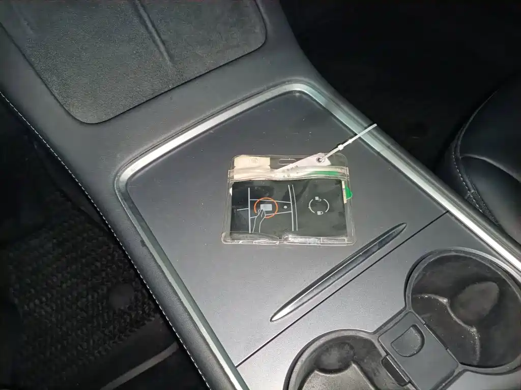 Tesla Model 3 — миниатюра 9