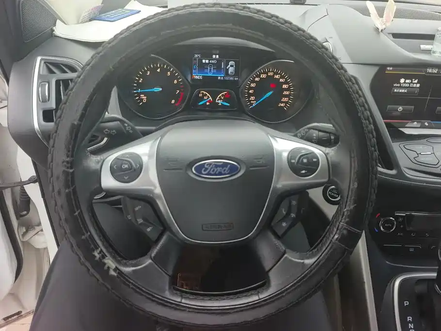 Ford Kuga — миниатюра 15