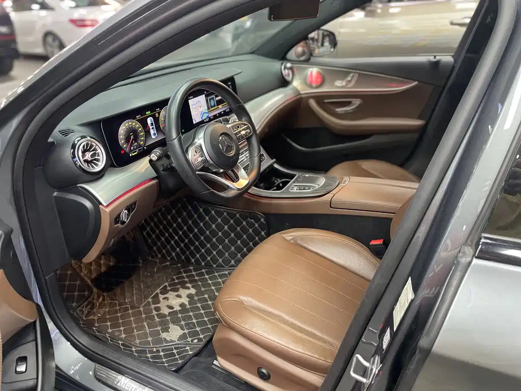Mercedes-Benz E-Class (Import) — миниатюра 4