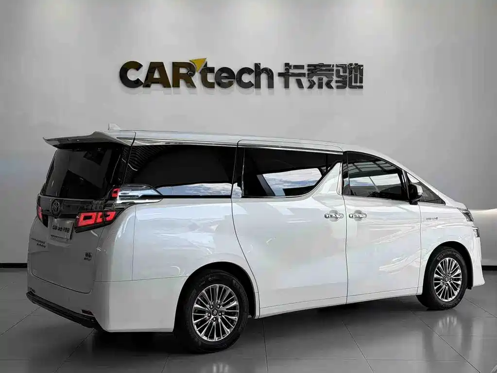 Toyota Vellfire — миниатюра 11