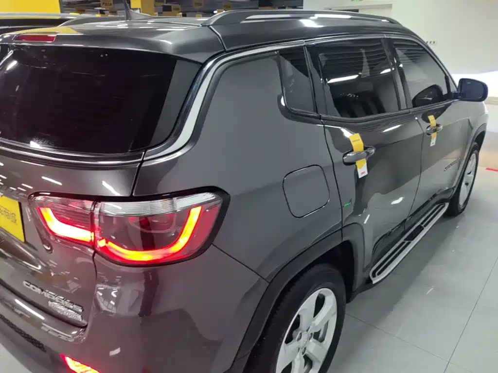 Jeep Compass — миниатюра 7
