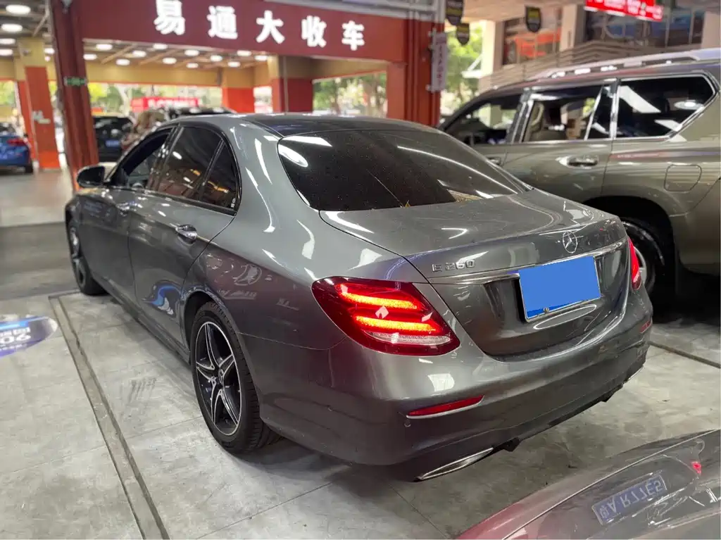 Mercedes-Benz E-Class (Import) — миниатюра 3