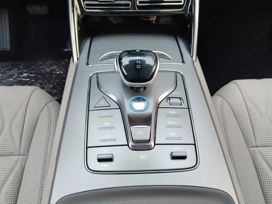 BYD Tang New Energy — миниатюра 16