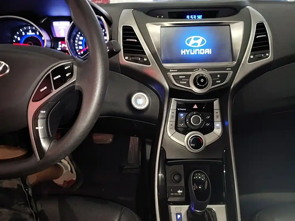 Hyundai Elantra Langdong — миниатюра 10