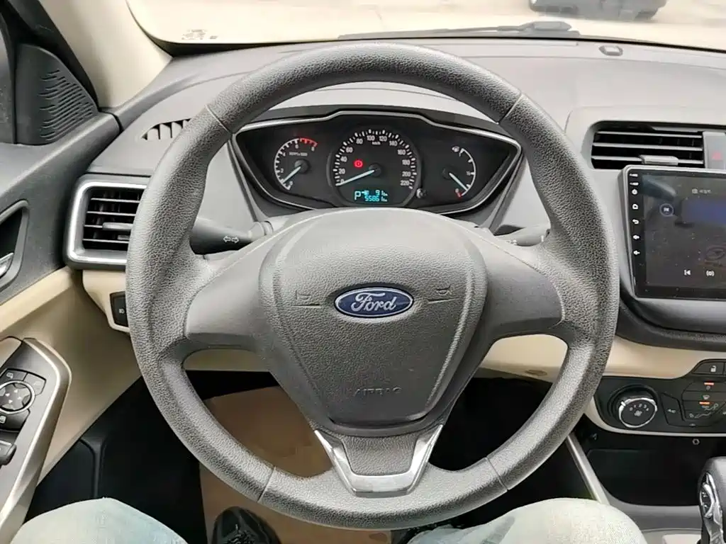 Ford Escort — миниатюра 11