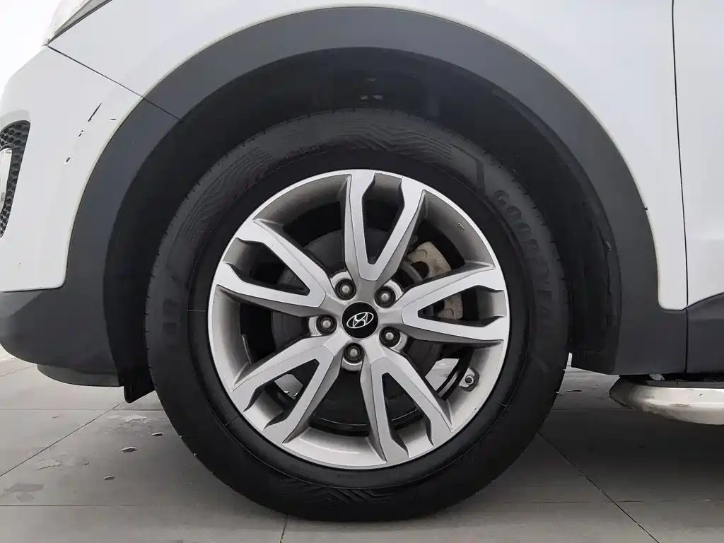 Hyundai Santa Fe — миниатюра 17