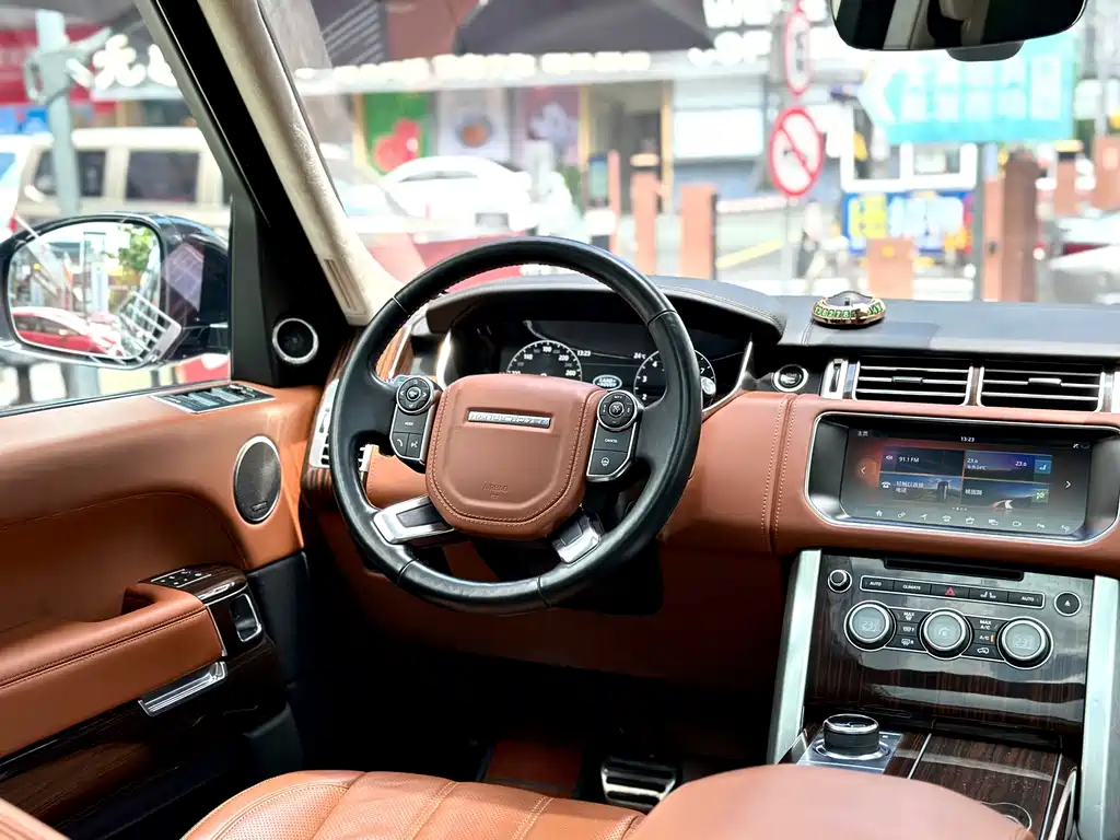 Land Rover Range Rover — миниатюра 17